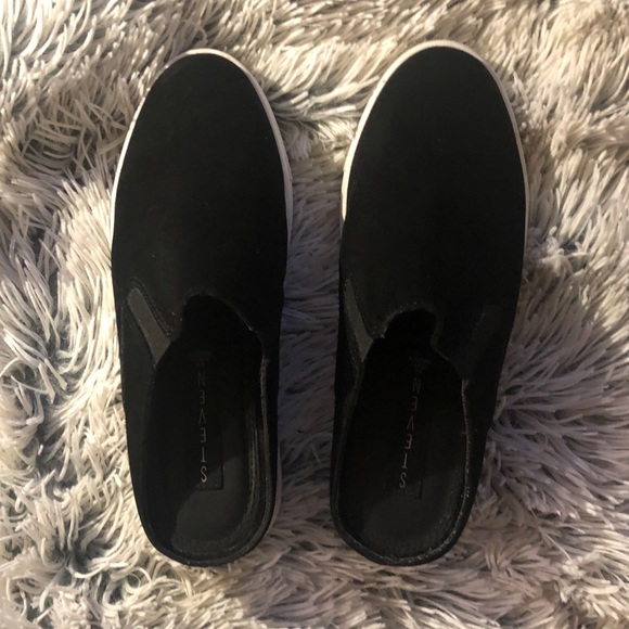 Steve Madden Black Flats - Picture 2 of 5